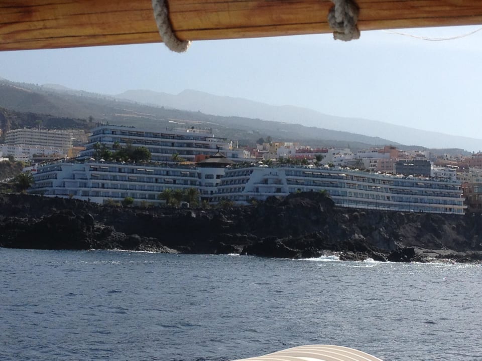 Blick auf´s Hotel vom Boot aus Barceló Santiago - Adults Only