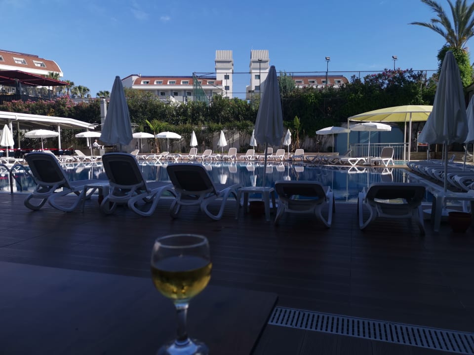 Pool Side Aquamarin Resort & Spa