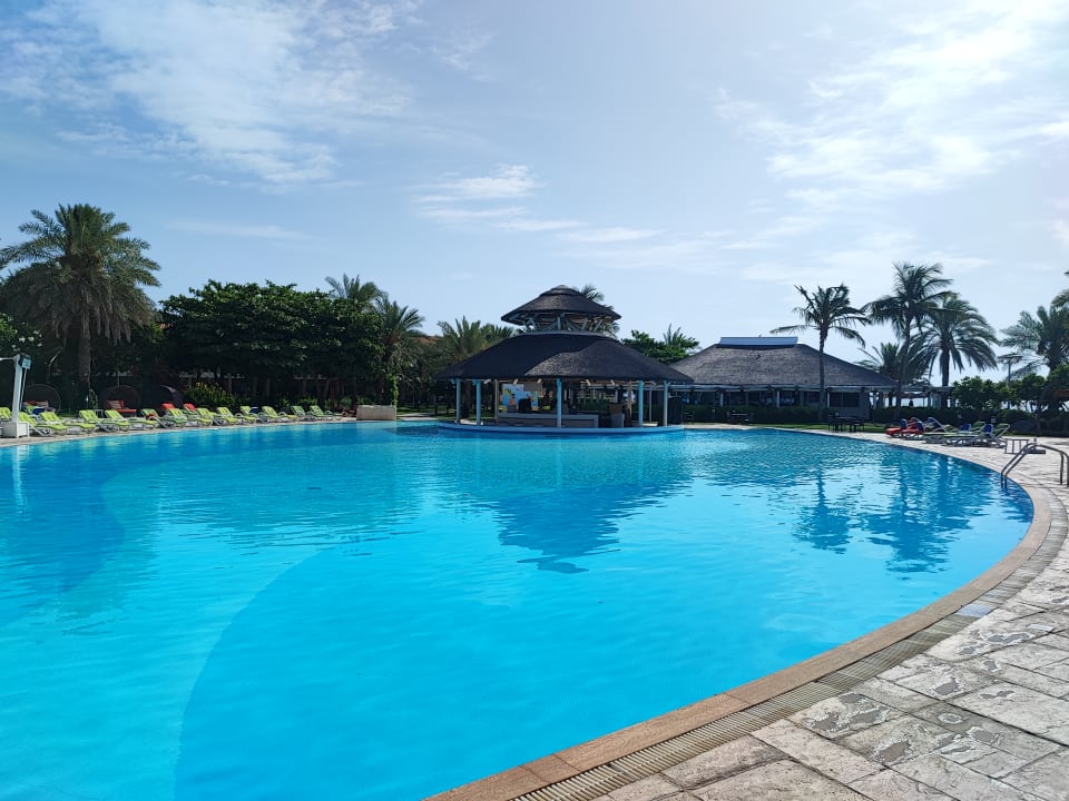 Pool Fujairah Rotana Resort & Spa