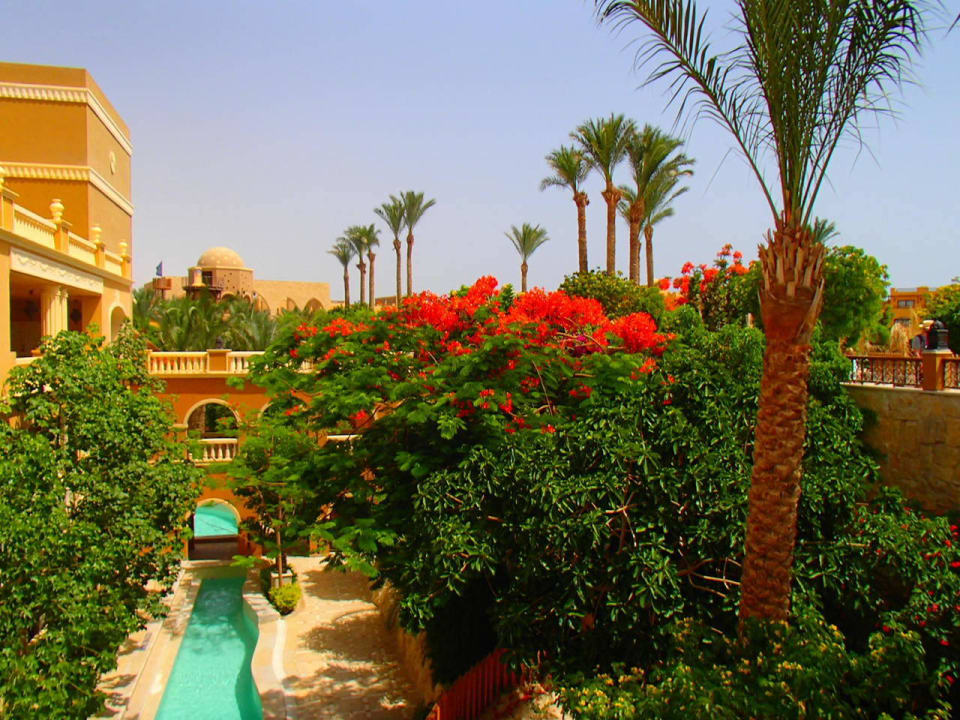 Территория отеля Grand Waterworld Makadi