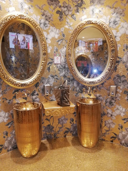 Sonstiges Azura Deluxe Resort & Spa Hotel