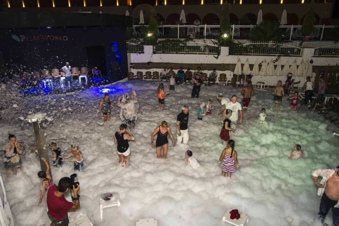 Foam Party Palm World Side Resort & Spa