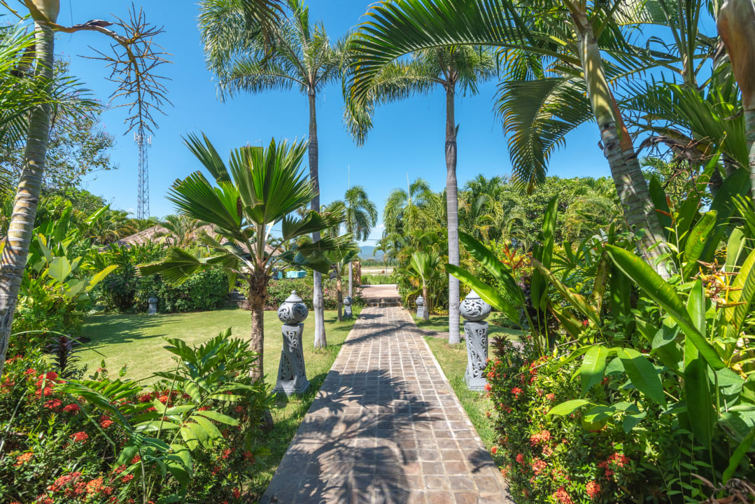 Gartenanlage Villa Cerah beachfront