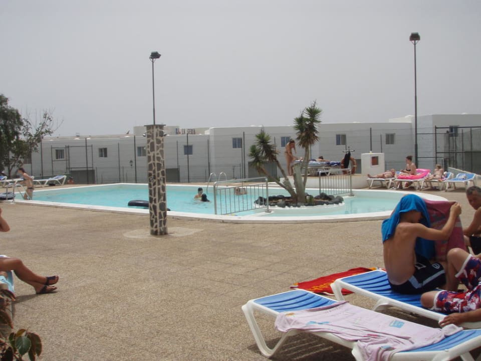 Kleiner Pool am Ende der Anlage Sentido Aequora Lanzarote Suite