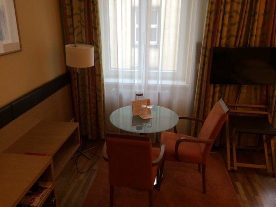 Tisch und Sitzgelegenheit Boutique Hotel Am Stephansplatz