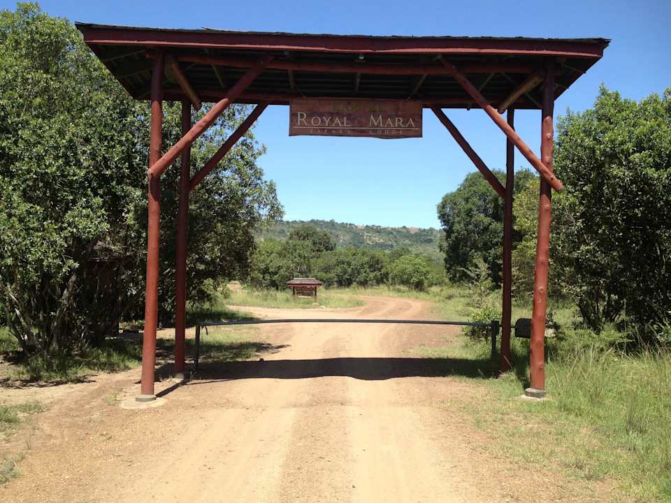 Eingang zur Lodge Royal Mara Safari Lodge