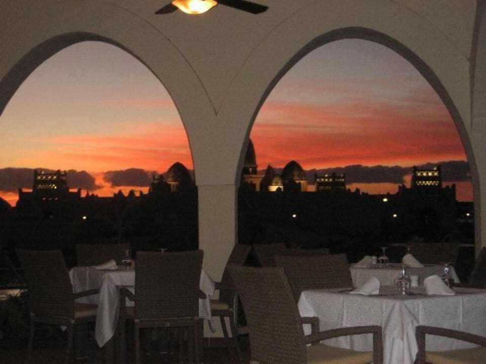 Sonnenuntergang beim Abendessen Hotel Riu Karamboa