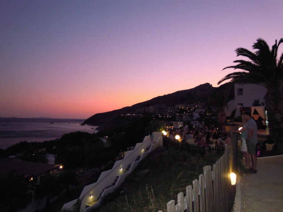 Sonnenuntergang Dimitra Beach Hotel & Suites