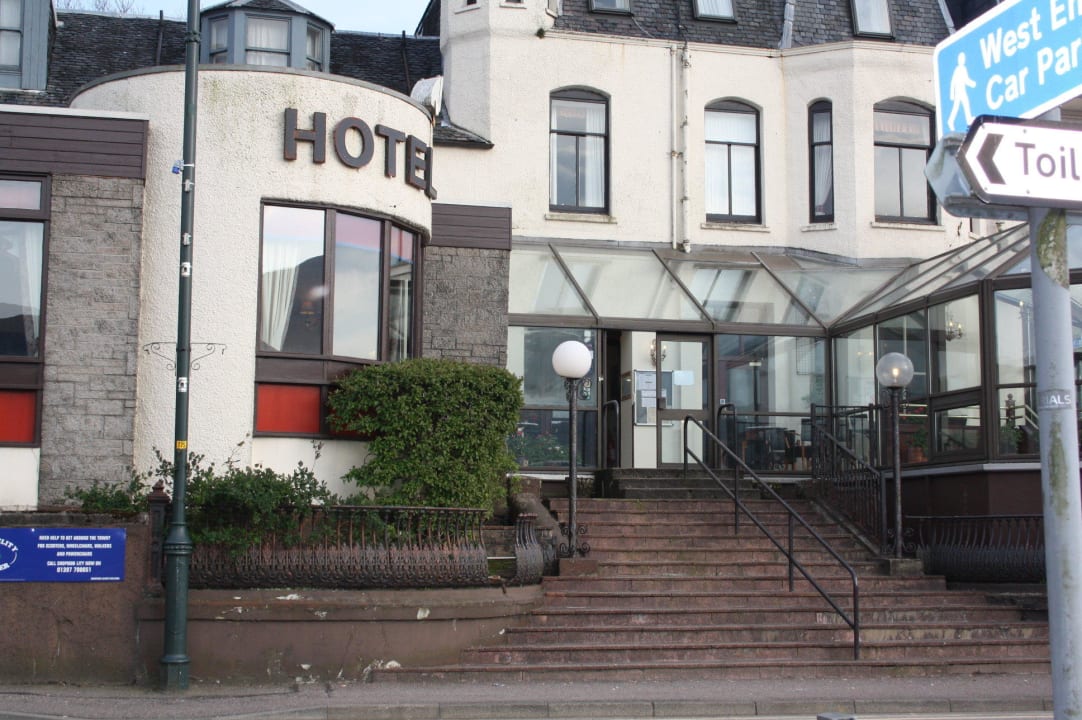 Von außen total ungepflegt Muthu Fort William Hotel