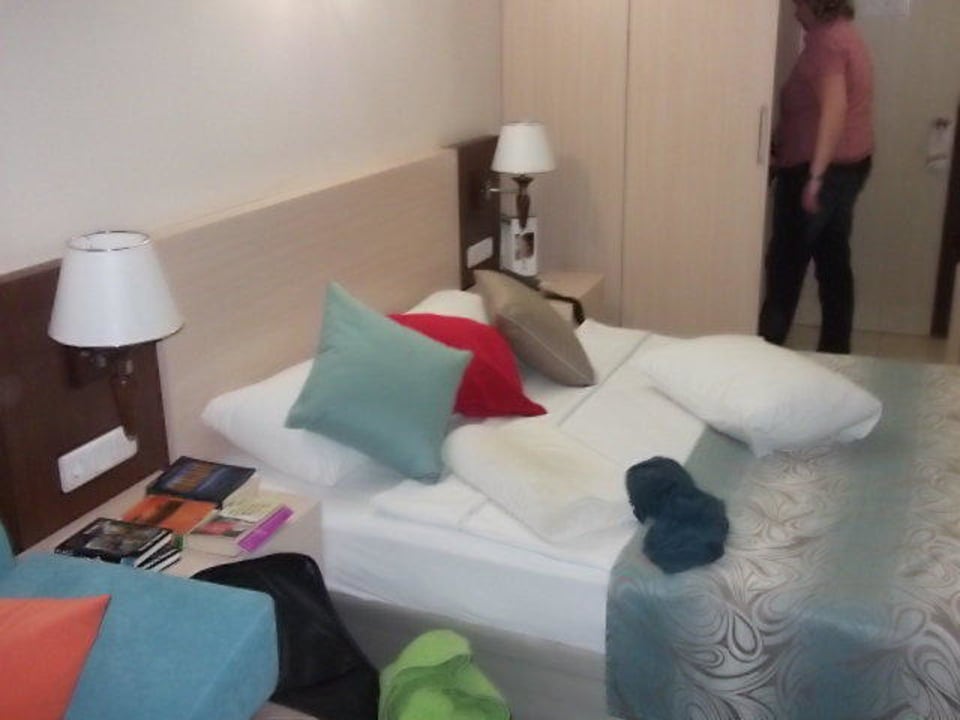 Doppelbett mit 1 Zudecke Club Sidelya Hotel