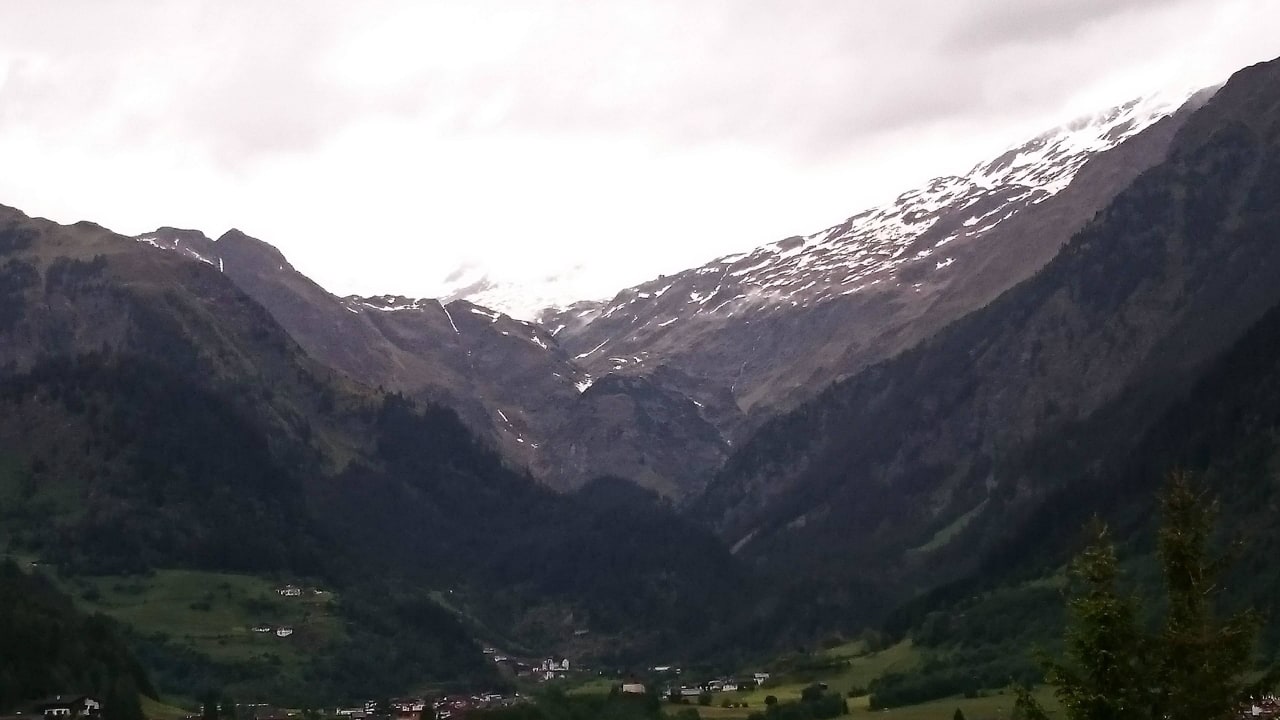 Blick vom Hotel zum Talschluss Sonklarhof