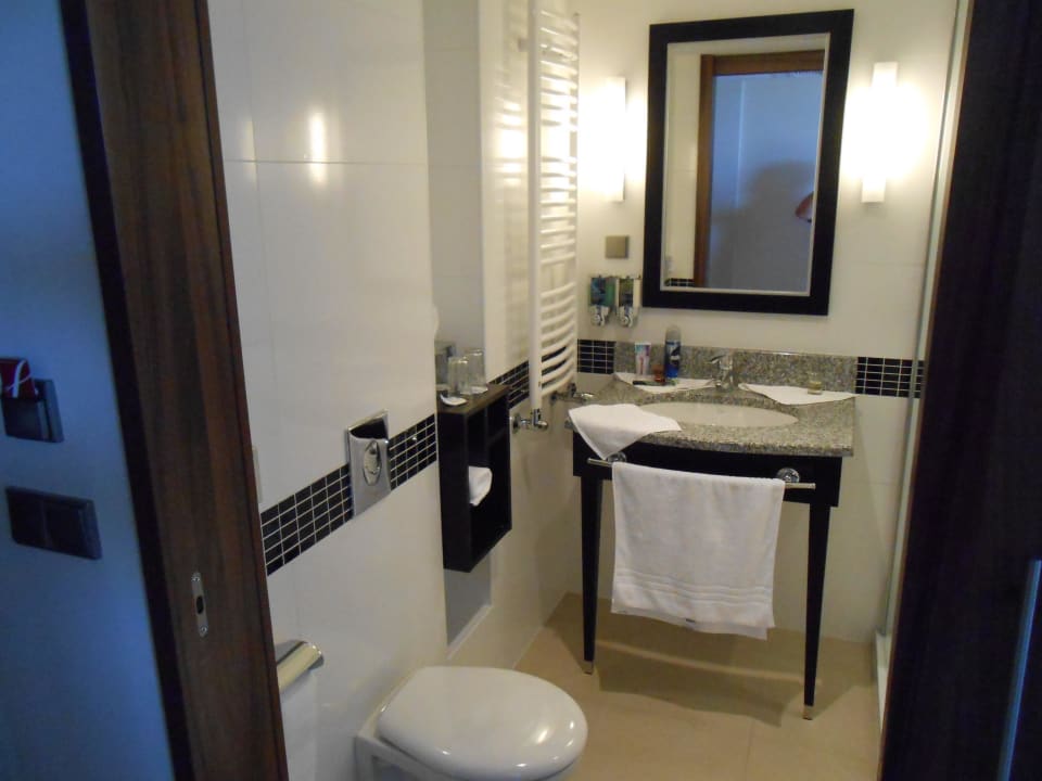 ...Badezimmer... Hampton By Hilton Swinoujscie