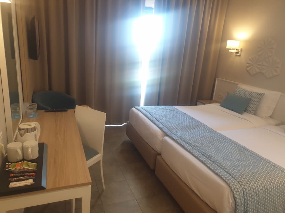 Zimmer Nozha Beach Resort & Spa