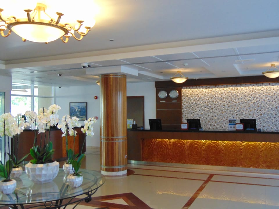Lobby Fujairah Rotana Resort & Spa