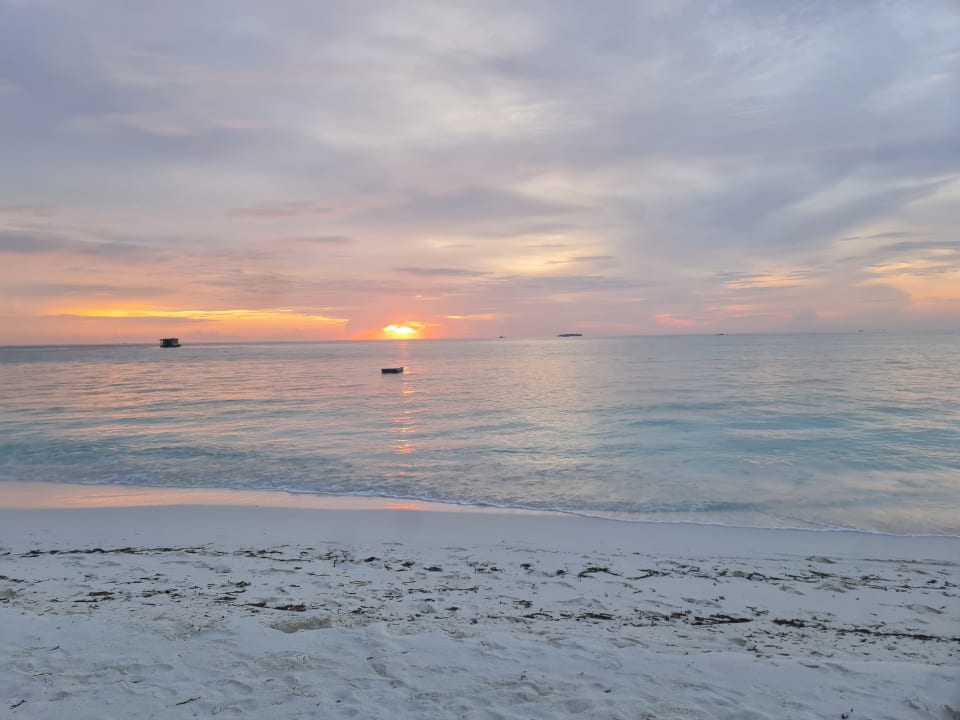 Strand Meeru Maldives Resort Island