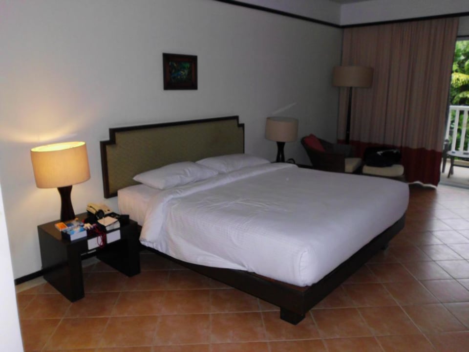 Bett mit 2 Kommoden Aonang Villa Resort