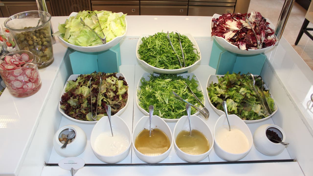 Büffet im Olea The St. Regis Saadiyat Island Resort, Abu Dhabi