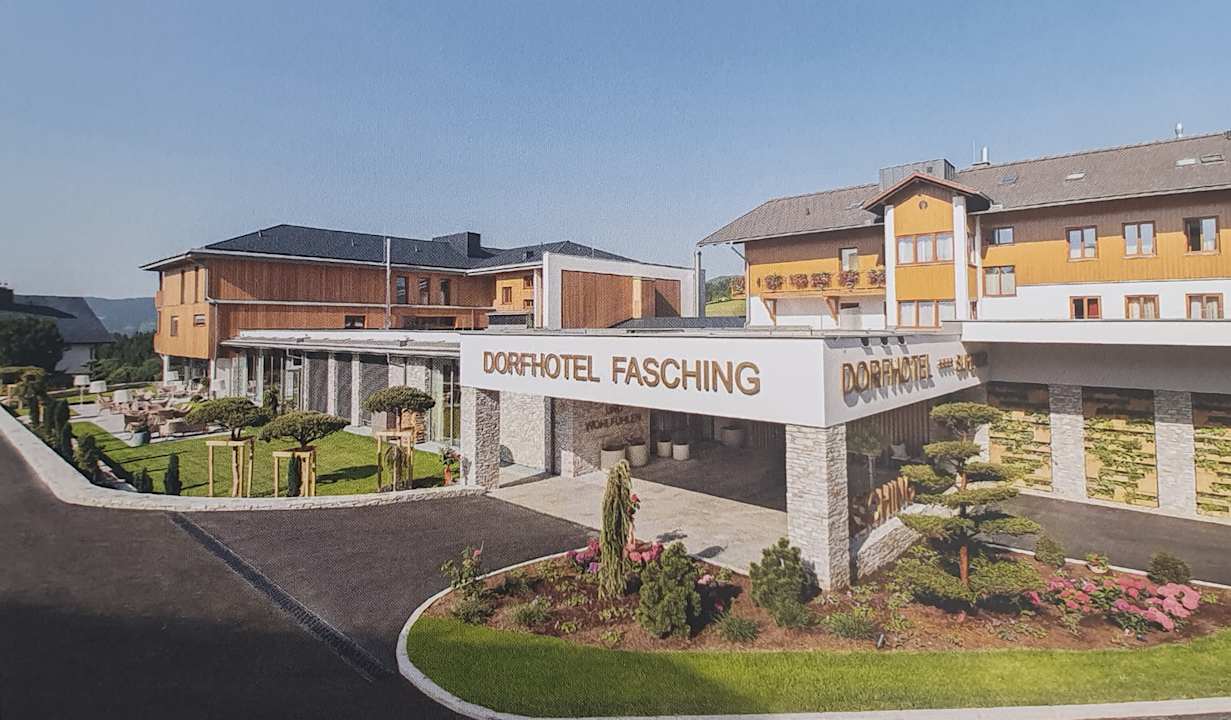 Außenansicht Dorfhotel Fasching