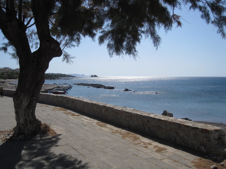 Strand Ekaterini Hotel