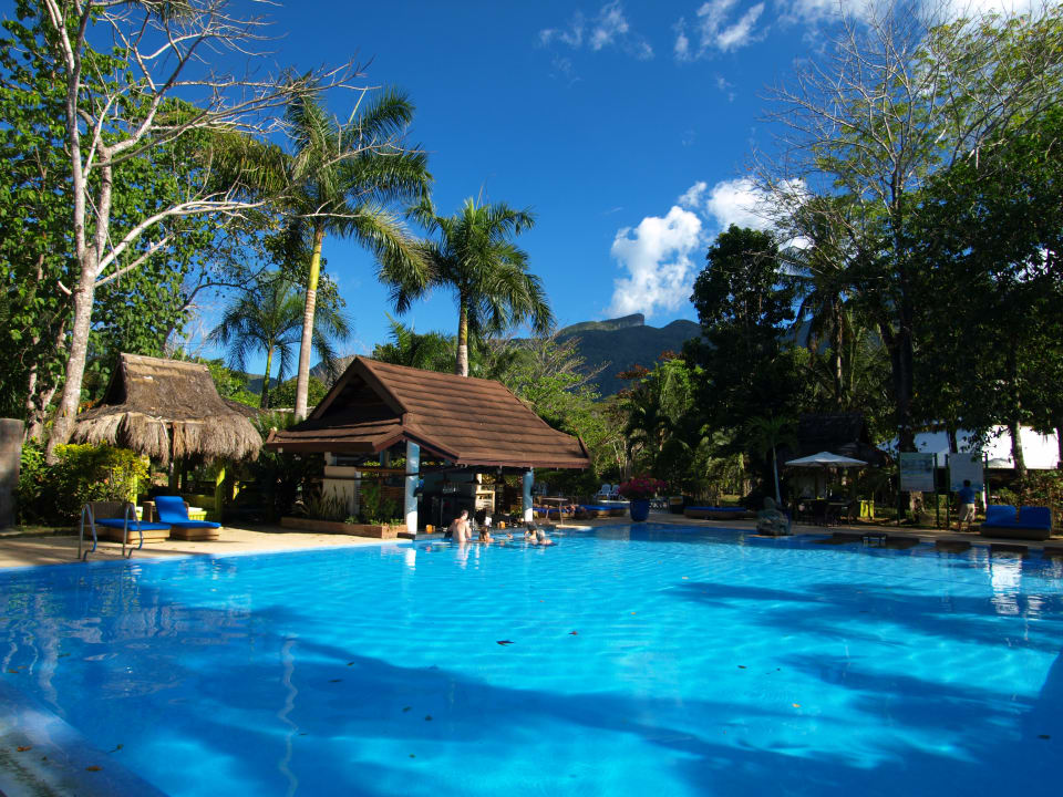 Pool Daluyon Beach & Mountain Resort