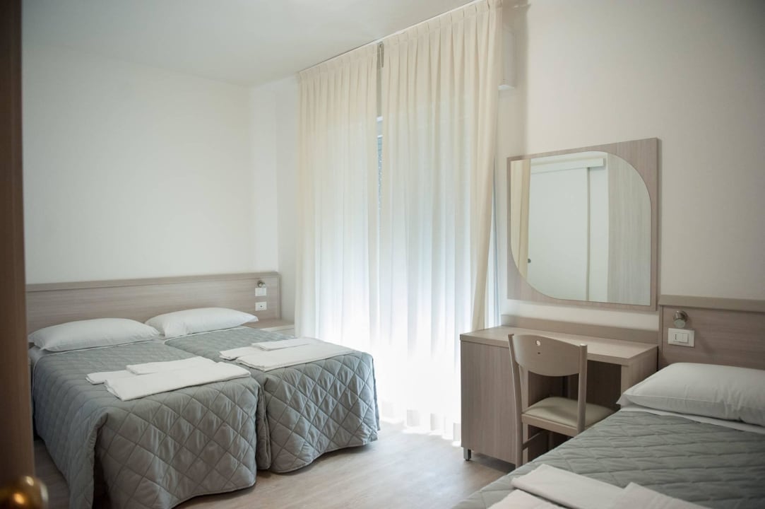 Camera tripla Hotel Anny