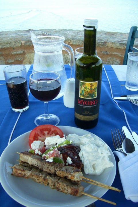 Griechischer Wein zum Essen Hotel Kalithea Horizon Royal