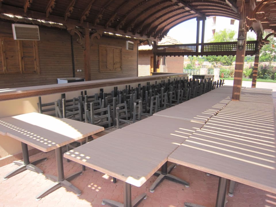 Die geschlossene Pool oder Snackbar Pyramisa Sunset Pearl Resort