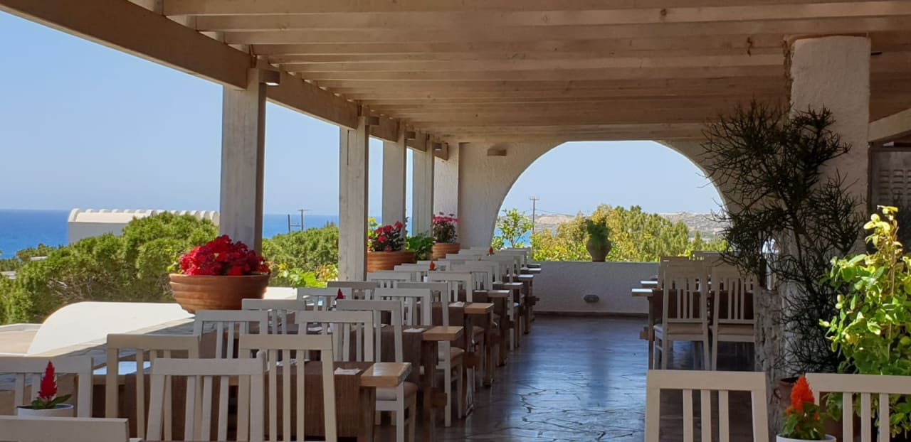 Gastro Hotel Kakkos Bay