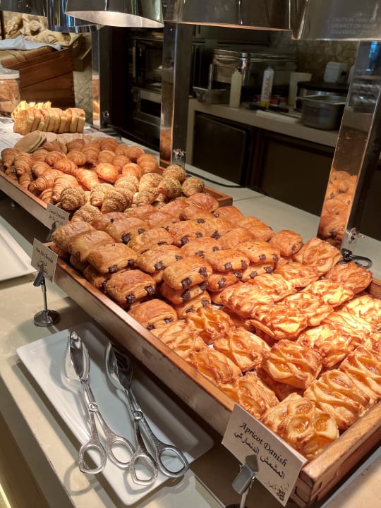 Gastro Saadiyat Rotana Resort &  Villas