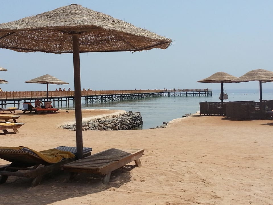 Beach and jetty Makadi Palace
