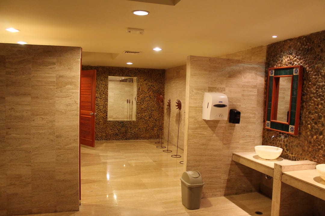 Toiletten in der Lobby Grand Palladium Kantenah Resort & Spa