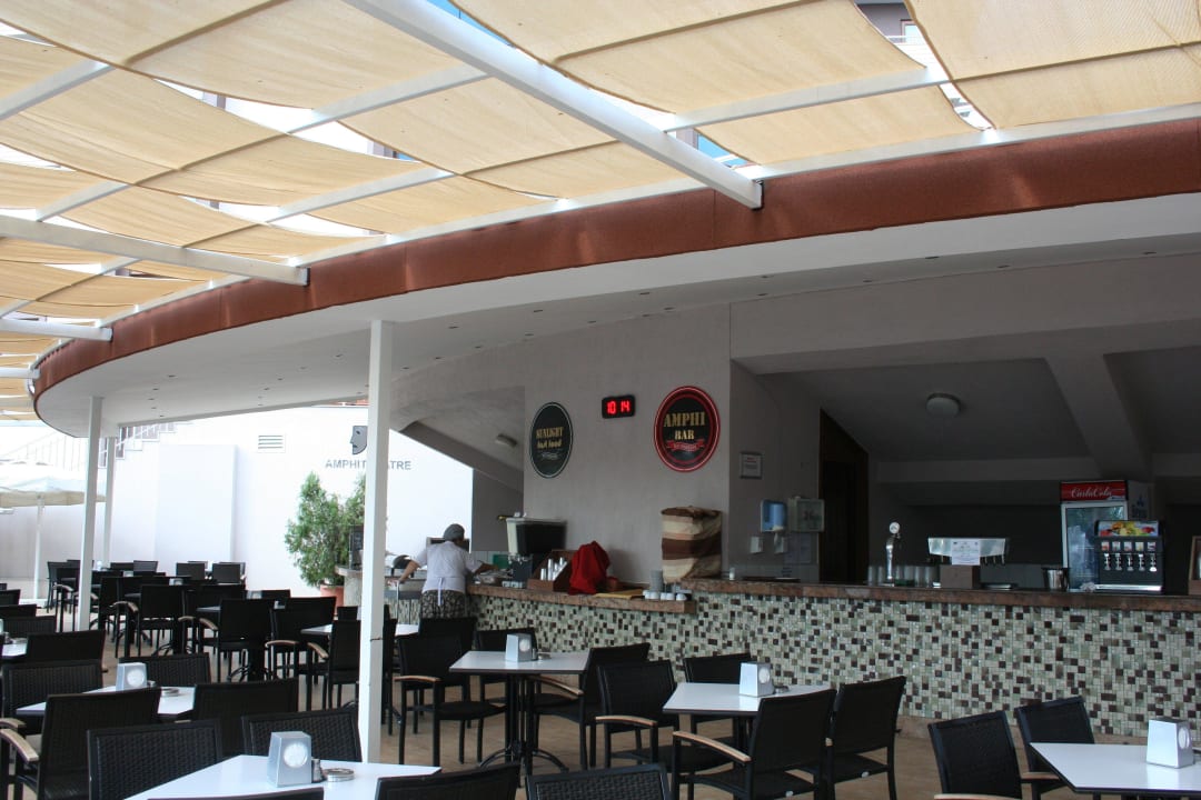 Poolbar Hane Family Resort