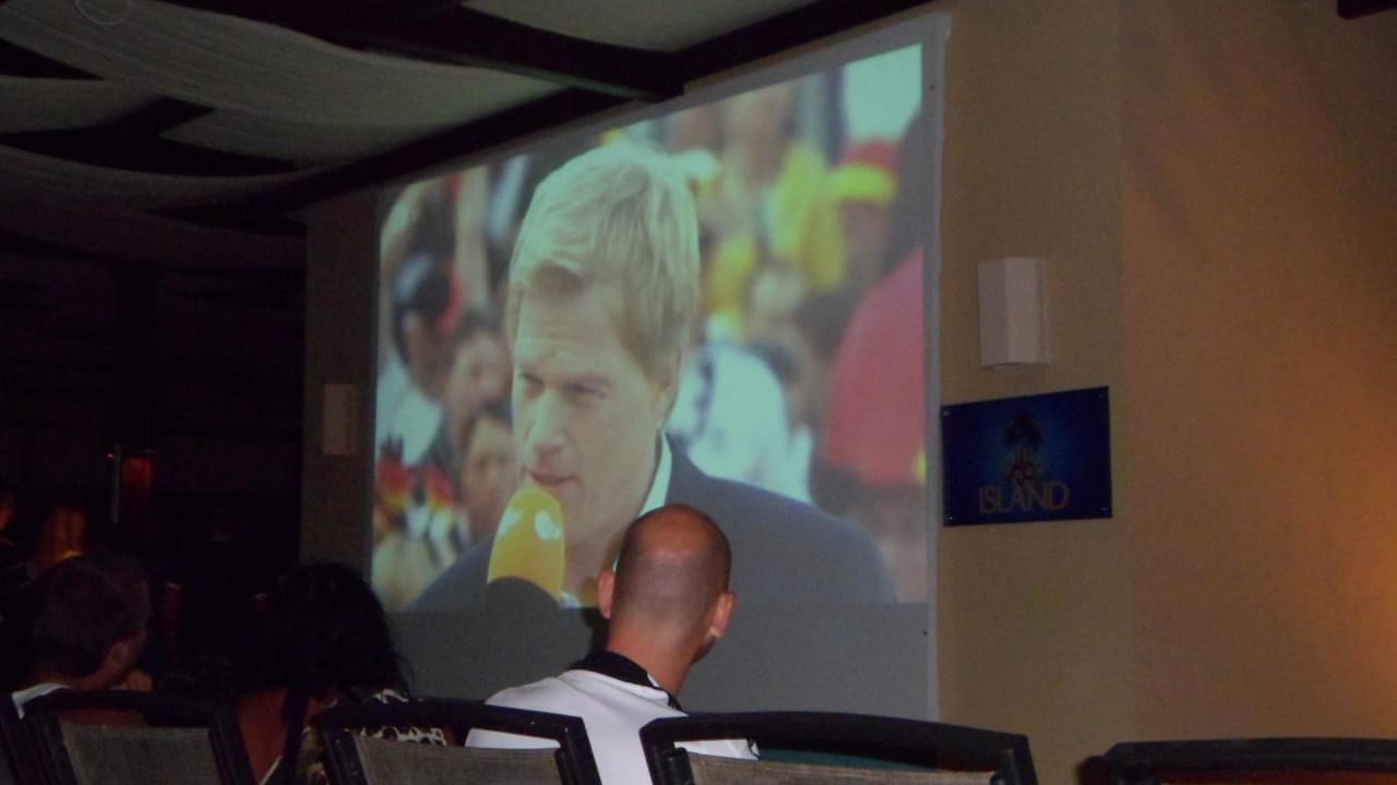 Public Viewing in der Poolbar Germany vs.Dänemark Jaz Bluemarine