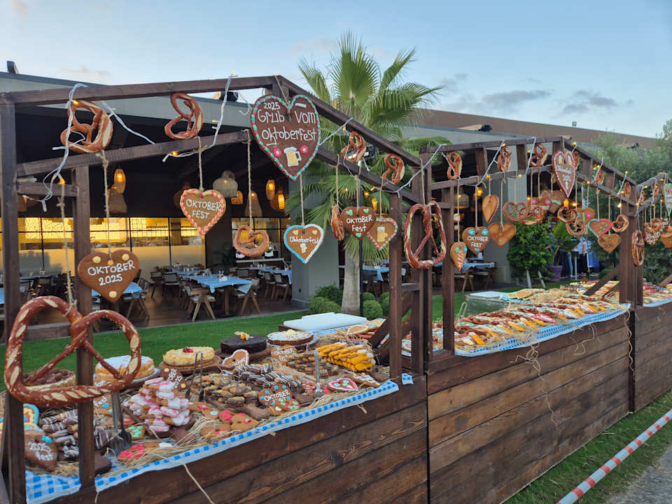 Gastro Jacaranda Luxury Resort