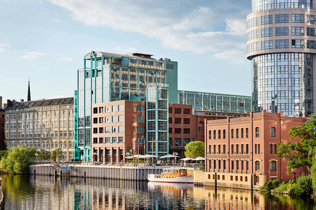 Außenansicht ABION Spreebogen Waterside Hotel Berlin