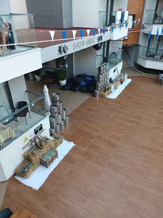 Pool Side Amour Hotel