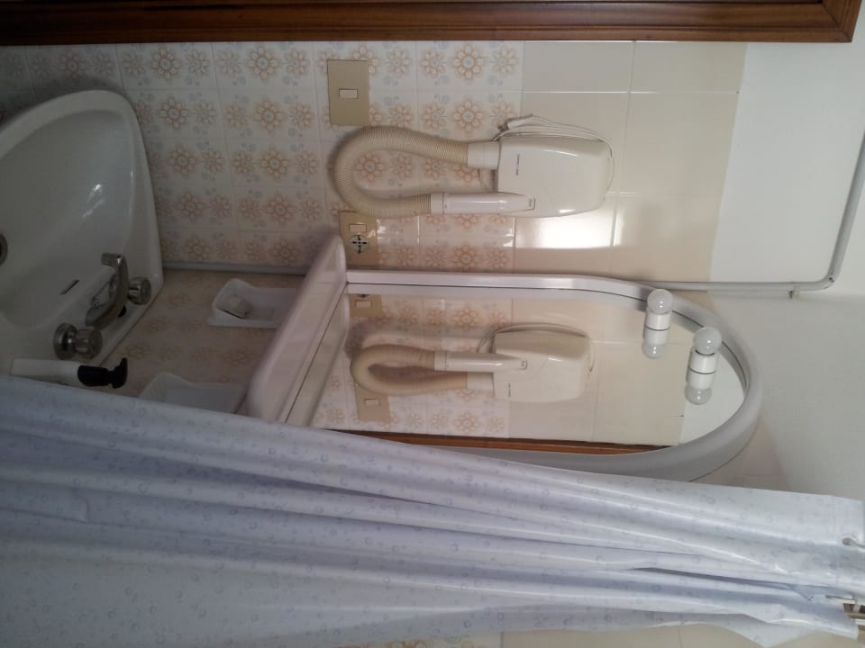 Waschbecken mit schwachem Föhn Hotel alla Pergola