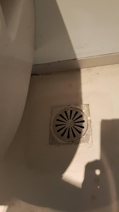 Übelriechender Abfluß am WC (Bild hochstellen) Harmony Boutique Resort