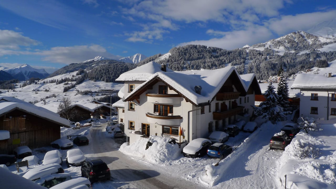 Blick Richtung Serfaus Pension Truya-Hof