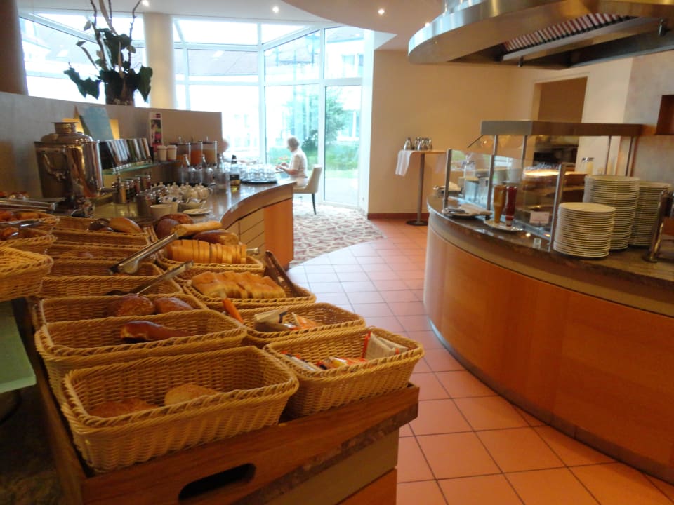 Buffet Leonardo Hotel Hamburg Airport