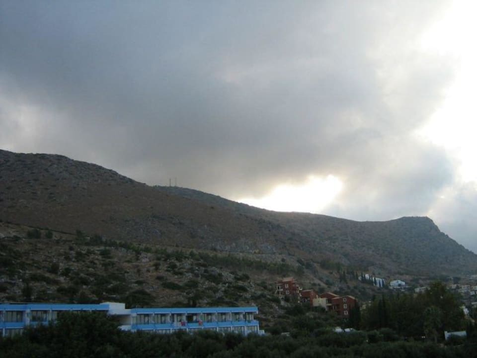 Ausblick vom Haupthaus Richtung Landseite  Royal & Imperial Belvedere Resort