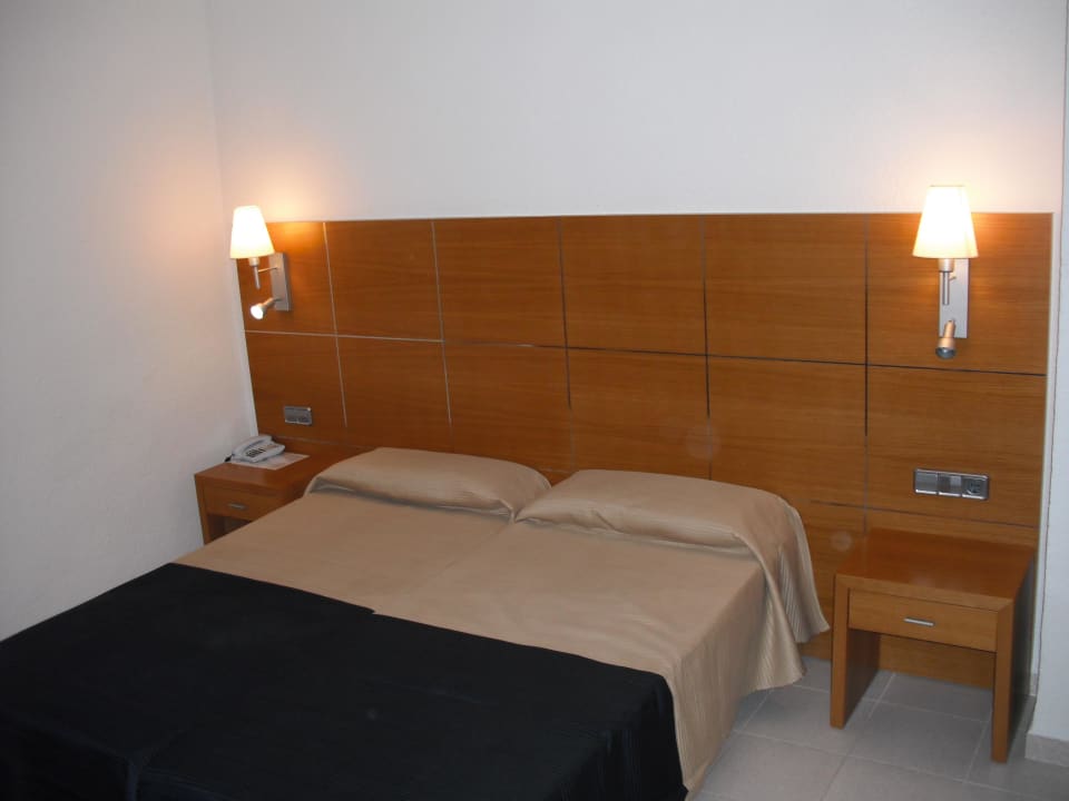 Hotelzimmer - Bett Grupotel Cala Marsal Nature Hotel