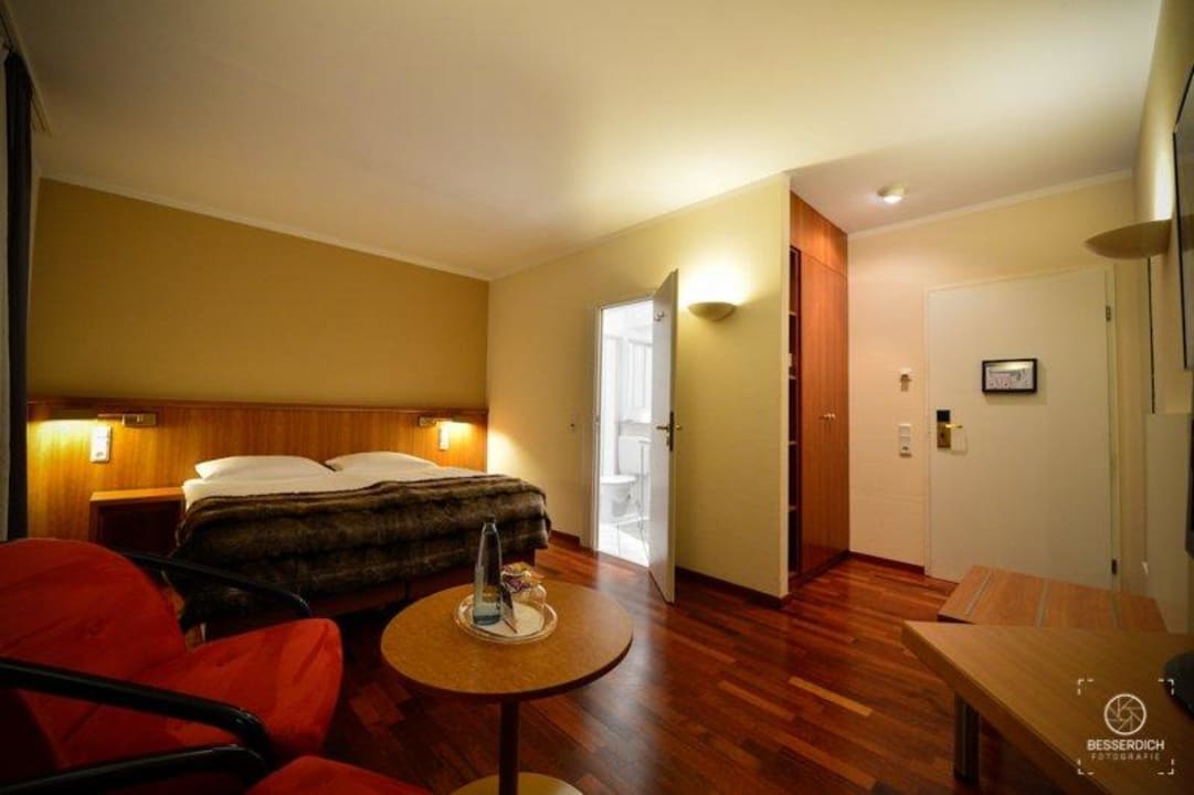 In allen Zimmer liegt Parkett Hotel Domicil Leidinger