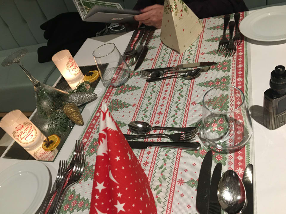 Gastro Acanthus Cennet Barut Collection