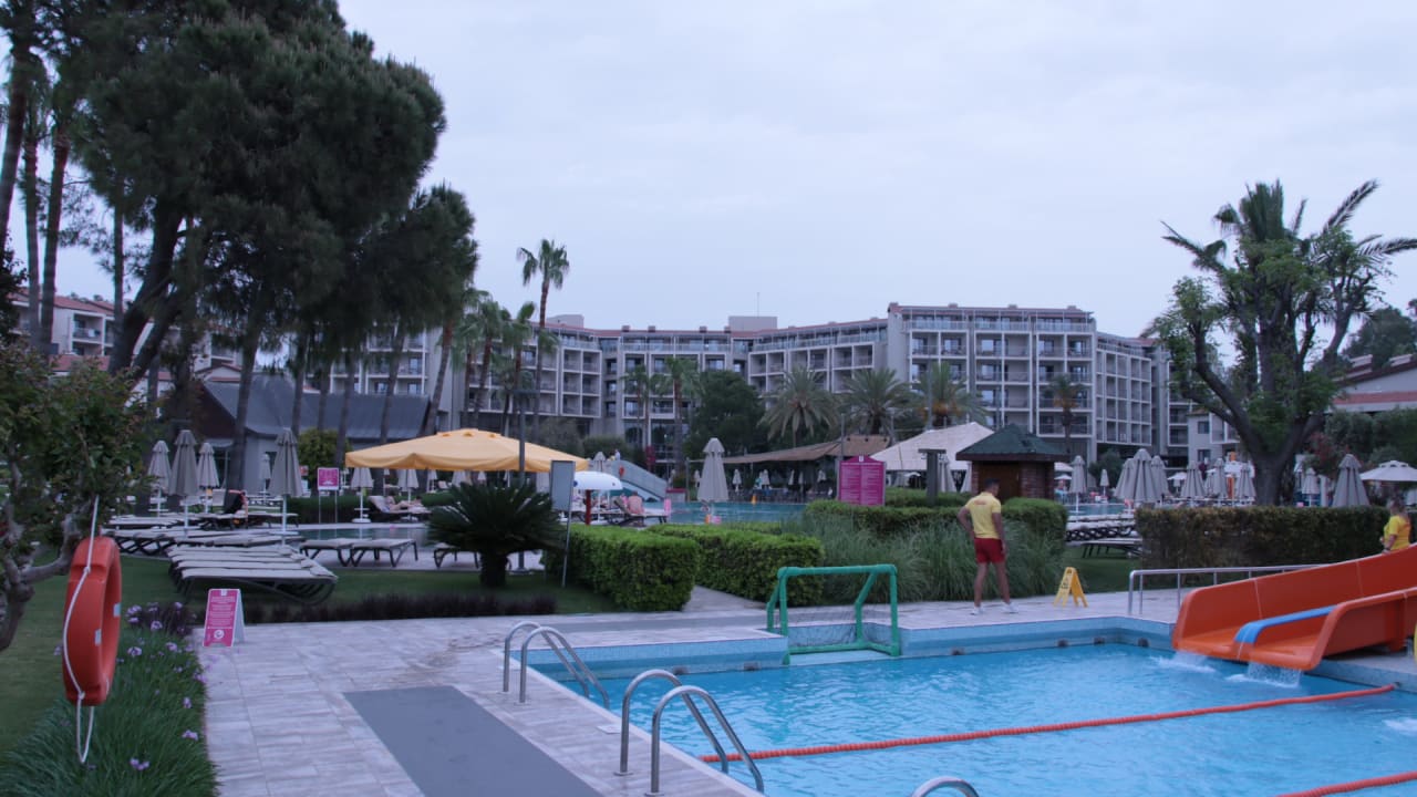 Pool Arum Barut Collection