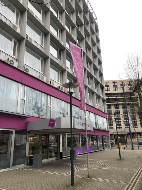 Außenansicht Premier Inn Saarbrücken City Centre