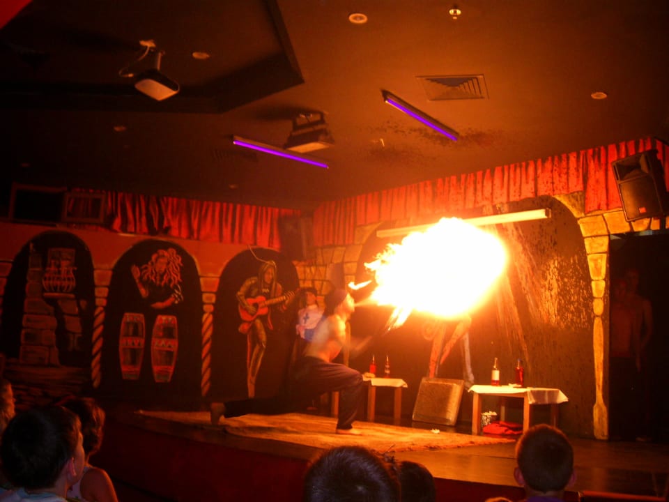 Fakir Show Hane Family Resort