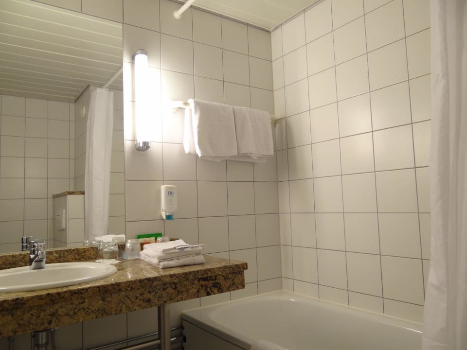 Bad Hotel NH Leipzig Messe