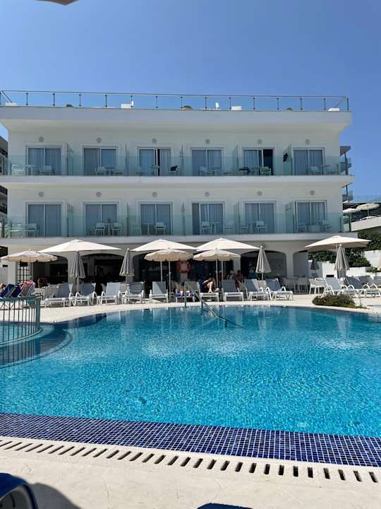 Pool HSM Regana - Adults Only