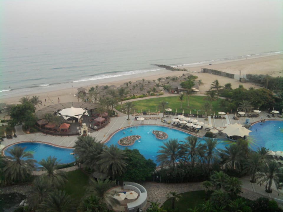 Hotelpool Hotel Le Meridien Al Aqah Beach Resort